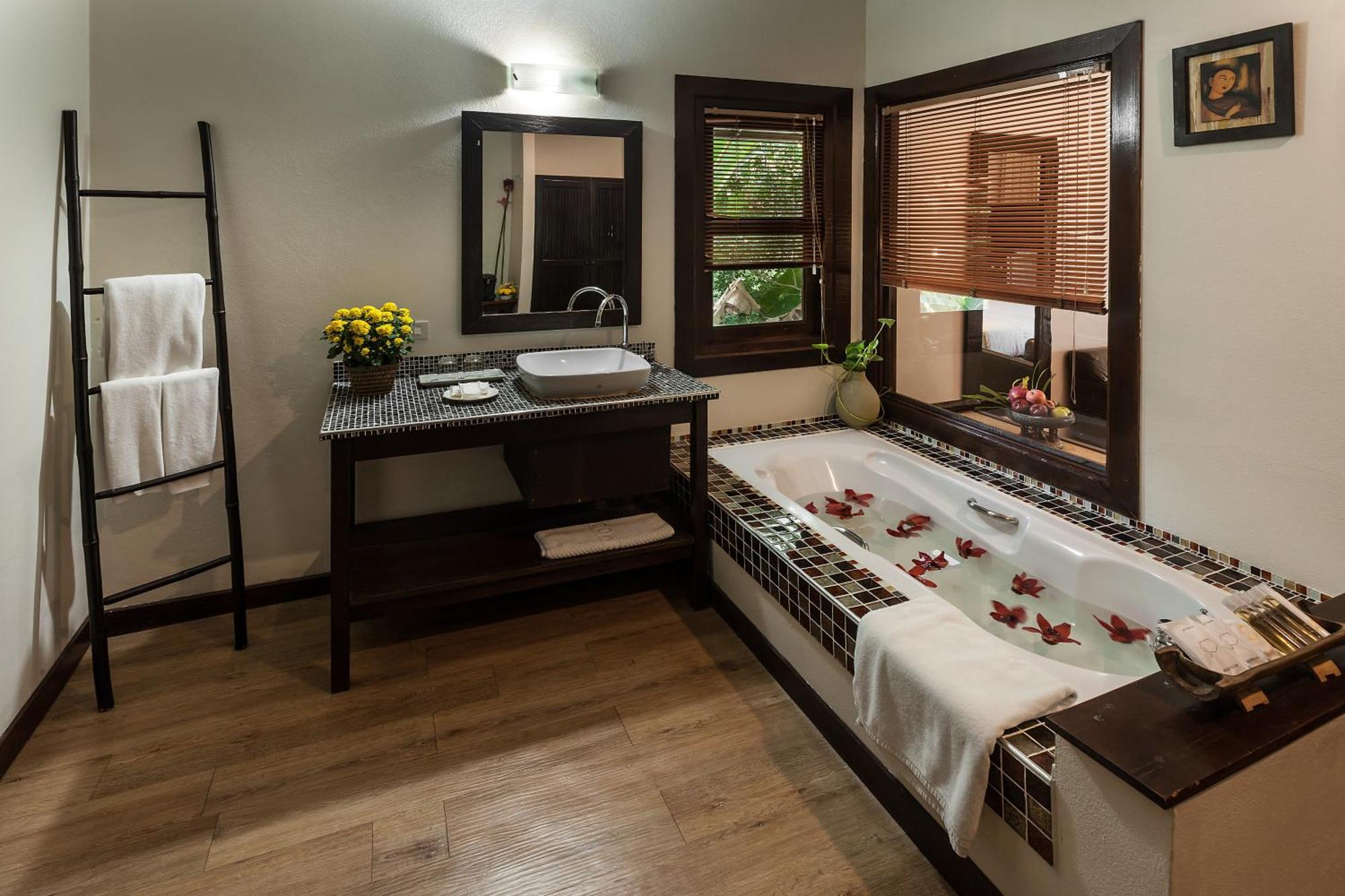 Lanna Dusita Riverside Boutique Resort Chiang Mai Luaran gambar